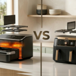 Comparatif Air Fryer XXL 2026 : Ninja Foodi FlexDrawer contre Cosori TwinFry sur un plan de travail de cuisine.